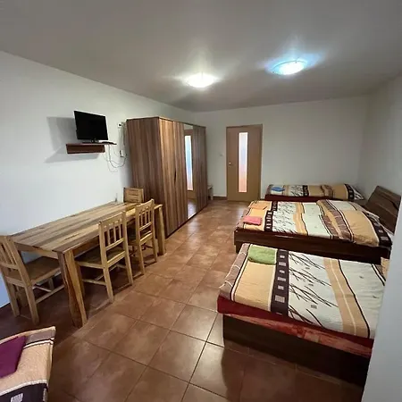 Alesuv Dvur Rezort