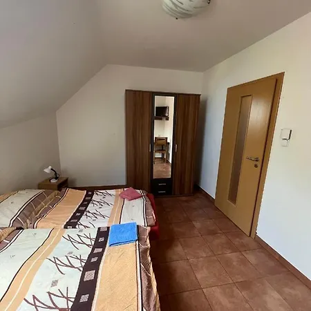 Alesuv Dvur Rezort Hamr