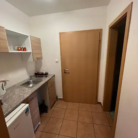 Rezort Alesuv Dvur *