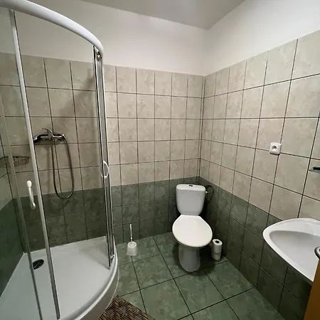 Rezort Alesuv Dvur *